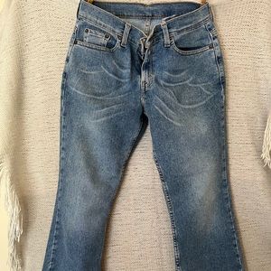 Size 6 Levi’s bootcut jeans